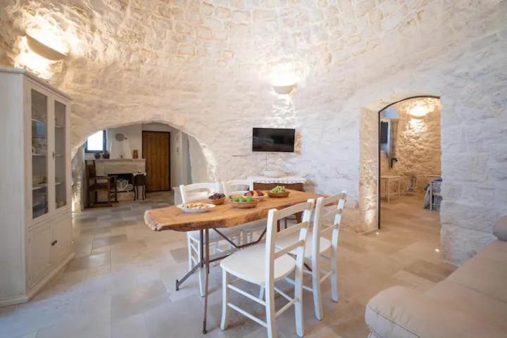 Valle D'Itria Trulli E Alcova Mikael Cisternino Buitenkant foto